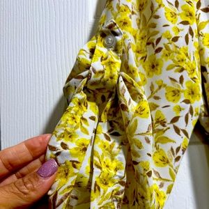 I am selling a New York and company summer dress size medium. Never worn